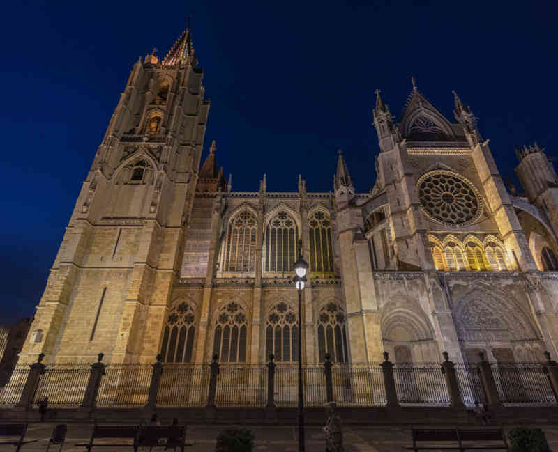León 027 - catedral de Santa María de León.jpg